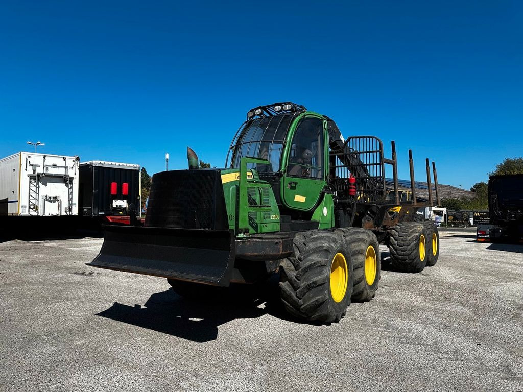 John Deere 1210E 10m CF710 KRAN - Porteur: photos 1 John Deere 1210E 10m CF710 KRAN - Porteur: photos 1