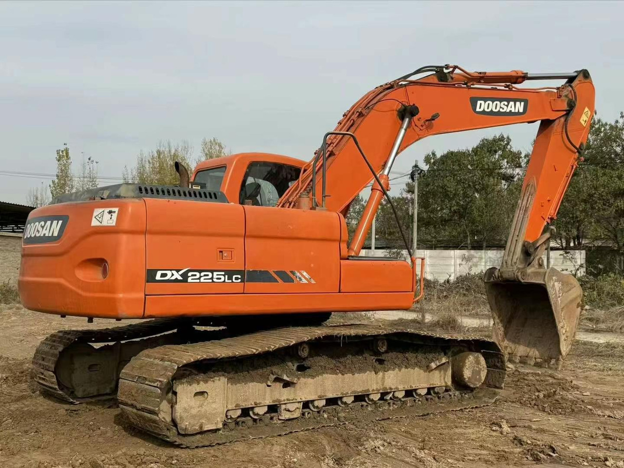 Doosan Used Excavator 225 DX225 DX300 DH150 DX300 DX420 DX520 for Sale - Pelle sur chenille: photos 1 Doosan Used Excavator 225 DX225 DX300 DH150 DX300 DX420 DX520 for Sale - Pelle sur chenille: photos 1