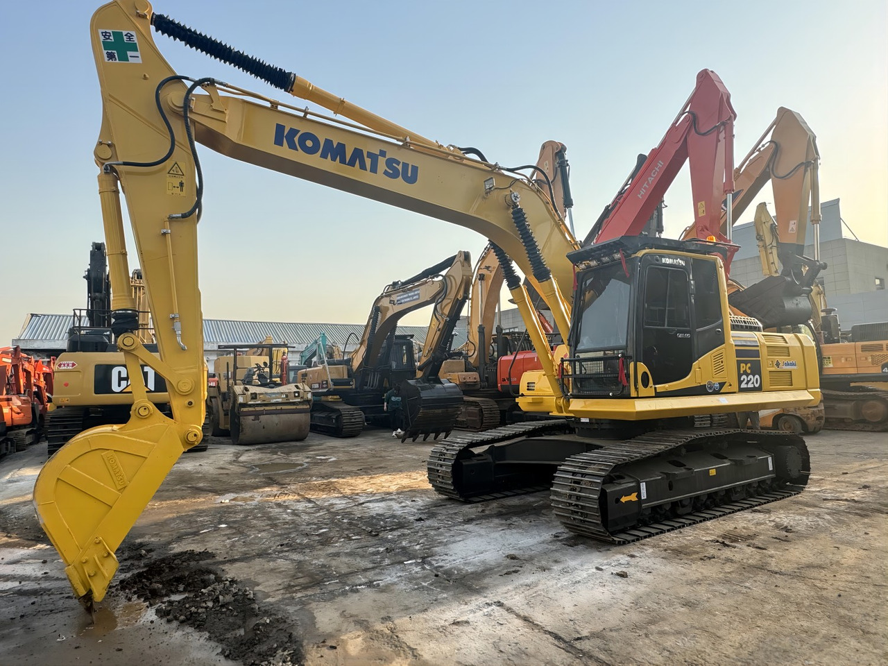 Komatsu PC220 PC220-8MO PC210 PC200 20 Ton Hydraulic Crawler Slightly Used Excavator - Pelle sur chenille: photos 4 Komatsu PC220 PC220-8MO PC210 PC200 20 Ton Hydraulic Crawler Slightly Used Excavator - Pelle sur chenille: photos 4