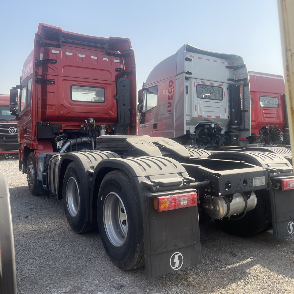 Schacman Slightly Used X3000 X5000 (6*4) Semi Truck head Truck Head Tipper Head - Tracteur routier: photos 4 Schacman Slightly Used X3000 X5000 (6*4) Semi Truck head Truck Head Tipper Head - Tracteur routier: photos 4