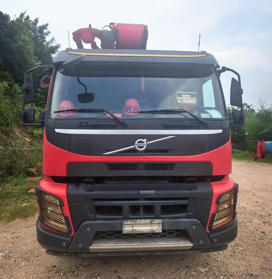 VOLVO 62 Meters Original Concrete Pump Truck Construction Machinery Cement Pumping Equipment Mounted Concrete Pump Truck for Sale - Camion pompe: photos 1 VOLVO 62 Meters Original Concrete Pump Truck Construction Machinery Cement Pumping Equipment Mounted Concrete Pump Truck for Sale - Camion pompe: photos 1