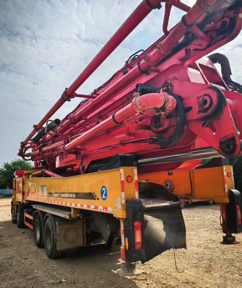 VOLVO 62 Meters Original Concrete Pump Truck Construction Machinery Cement Pumping Equipment Mounted Concrete Pump Truck for Sale - Camion pompe: photos 5 VOLVO 62 Meters Original Concrete Pump Truck Construction Machinery Cement Pumping Equipment Mounted Concrete Pump Truck for Sale - Camion pompe: photos 5