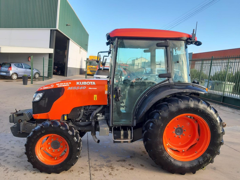 Kubota M8540 - Tracteur agricole: photos 1 Kubota M8540 - Tracteur agricole: photos 1