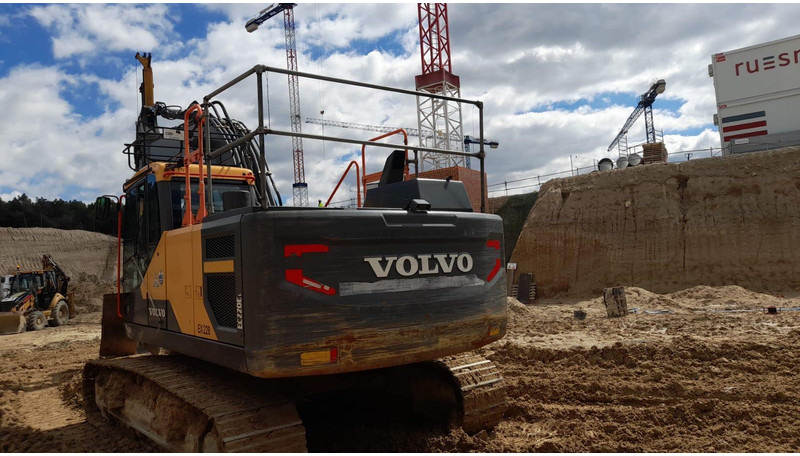 Volvo EC220EL - Pelle sur chenille: photos 2 Volvo EC220EL - Pelle sur chenille: photos 2
