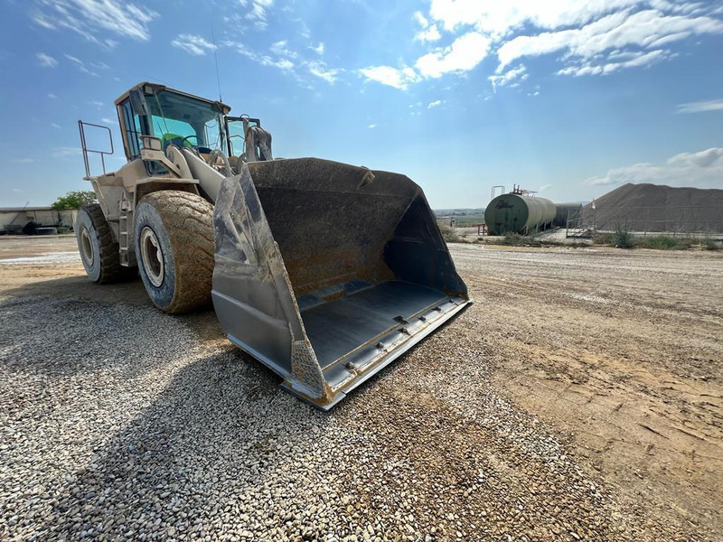 Volvo L180F - Chargeuse sur pneus: photos 3 Volvo L180F - Chargeuse sur pneus: photos 3