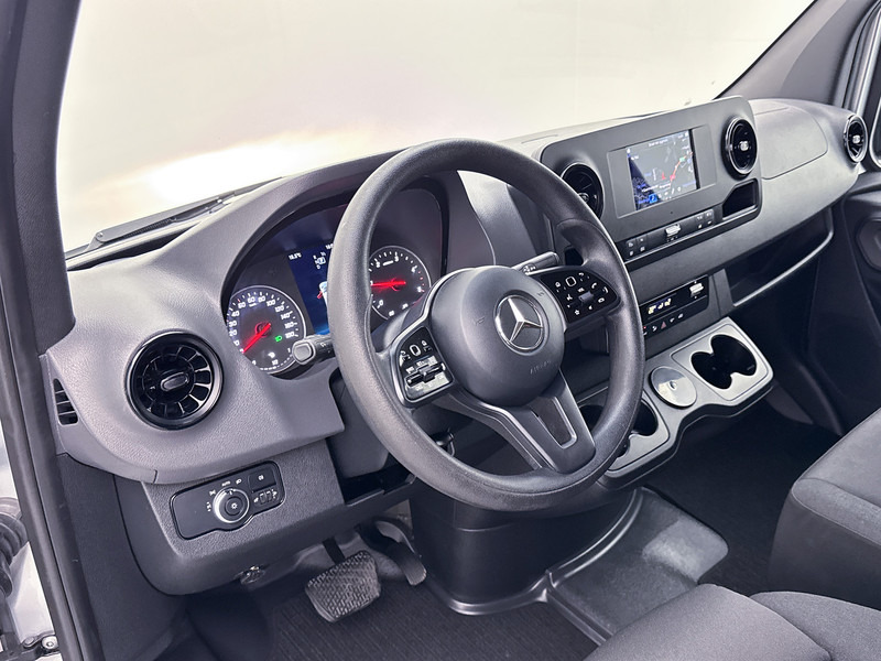 Mercedes-Benz Sprinter 315 1.9 CDI L2H2 Inrichting 220v omvormer Laadlift Navigatie Achteruitrijcamera Inrichting Cruise Control - Fourgon utilitaire: photos 5 Mercedes-Benz Sprinter 315 1.9 CDI L2H2 Inrichting 220v omvormer Laadlift Navigatie Achteruitrijcamera Inrichting Cruise Control - Fourgon utilitaire: photos 5