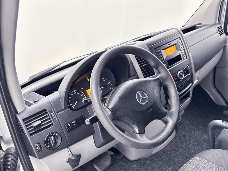 Mercedes-Benz Sprinter 316 2.2 CDI Bakwagen Meubelbak met Laadklep D'Hollandia Cruise Control Zijdeur - Fourgon: photos 4 Mercedes-Benz Sprinter 316 2.2 CDI Bakwagen Meubelbak met Laadklep D'Hollandia Cruise Control Zijdeur - Fourgon: photos 4