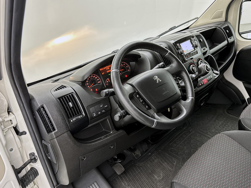 Peugeot Boxer 330 2.2 BlueHDi 120 L1H1 Premium Navigatie Achteruitrijcamera Betimmering Cruise Control - Fourgonnette: photos 5 Peugeot Boxer 330 2.2 BlueHDi 120 L1H1 Premium Navigatie Achteruitrijcamera Betimmering Cruise Control - Fourgonnette: photos 5