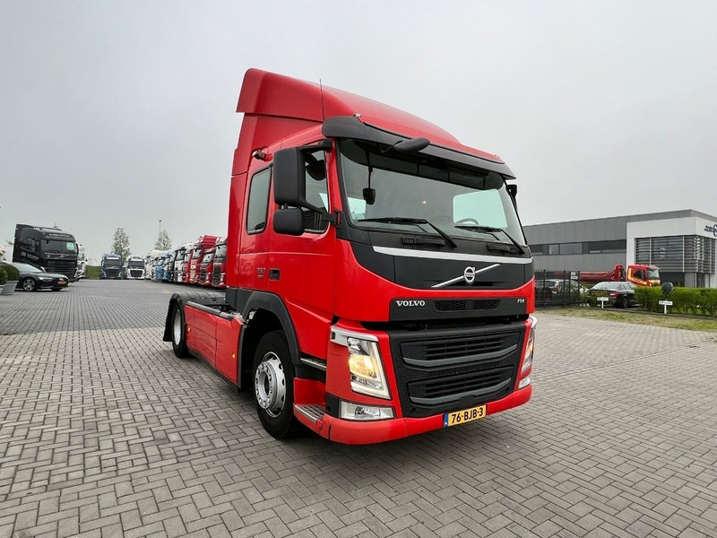 Volvo FM 330 4x2 trekker 4x2 / 671.570km - Tracteur routier: photos 3 Volvo FM 330 4x2 trekker 4x2 / 671.570km - Tracteur routier: photos 3