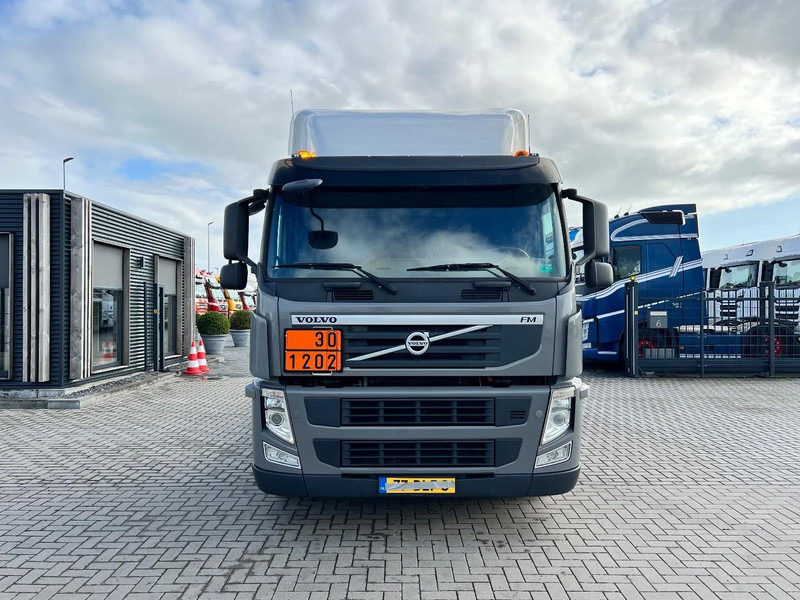 Volvo FM 410 6x2 Trekker ADR / Only 672.000km / Full Air / Euro 5 - Tracteur routier: photos 2 Volvo FM 410 6x2 Trekker ADR / Only 672.000km / Full Air / Euro 5 - Tracteur routier: photos 2