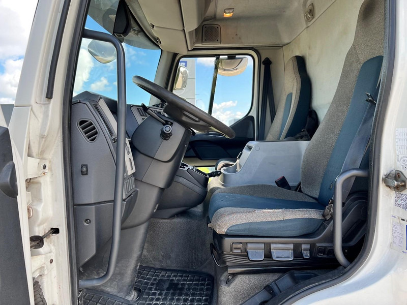 Camion fourgon Volvo FL 210 4x2 bakwagen Dhollandia 1500kg /: photos 14