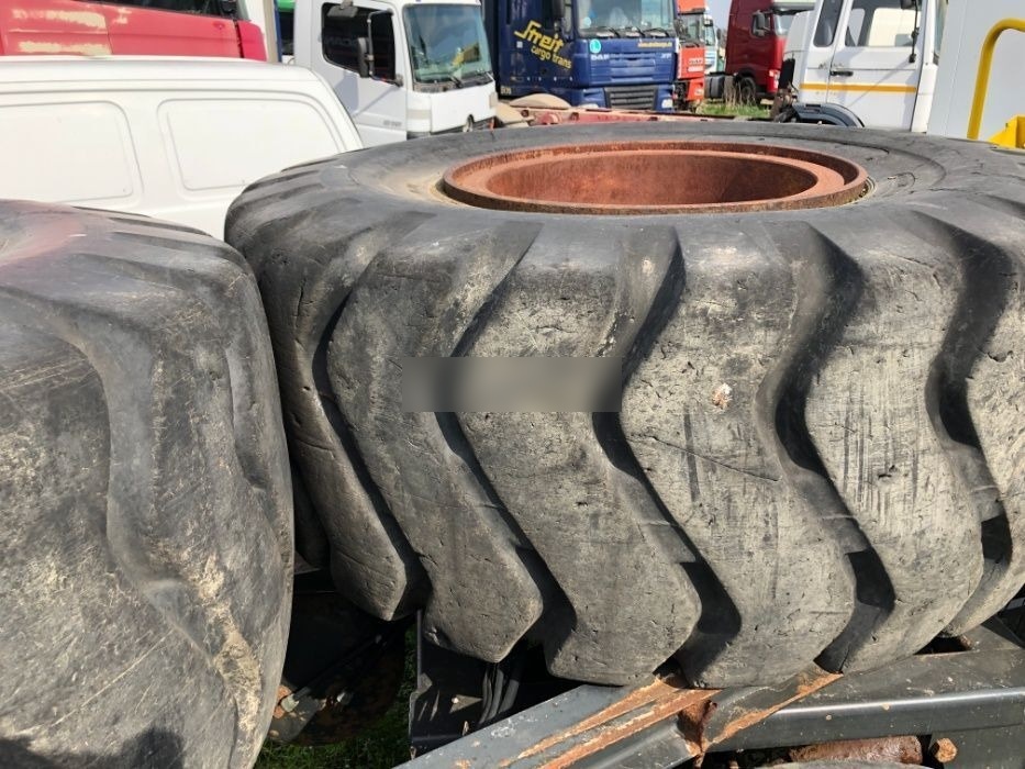 Anvelope Cu 24PR 4 BUC VOLA Incarcator VOLVO KOMATSU JCB - Roue complète: photos 3 Anvelope Cu 24PR 4 BUC VOLA Incarcator VOLVO KOMATSU JCB - Roue complète: photos 3