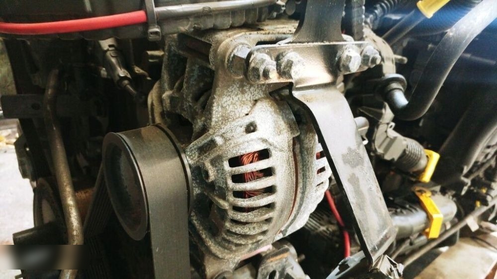 Bosch DAF XF95/XF105 truck - Alternateur pour Camion: photos 1 Bosch DAF XF95/XF105 truck - Alternateur pour Camion: photos 1