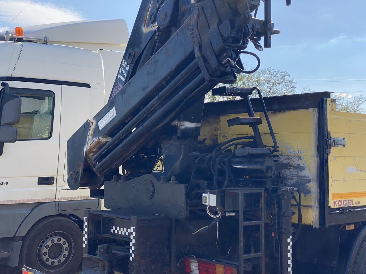 Camion plateau, Camion grue Mercedes-Benz Actros MP1: photos 8