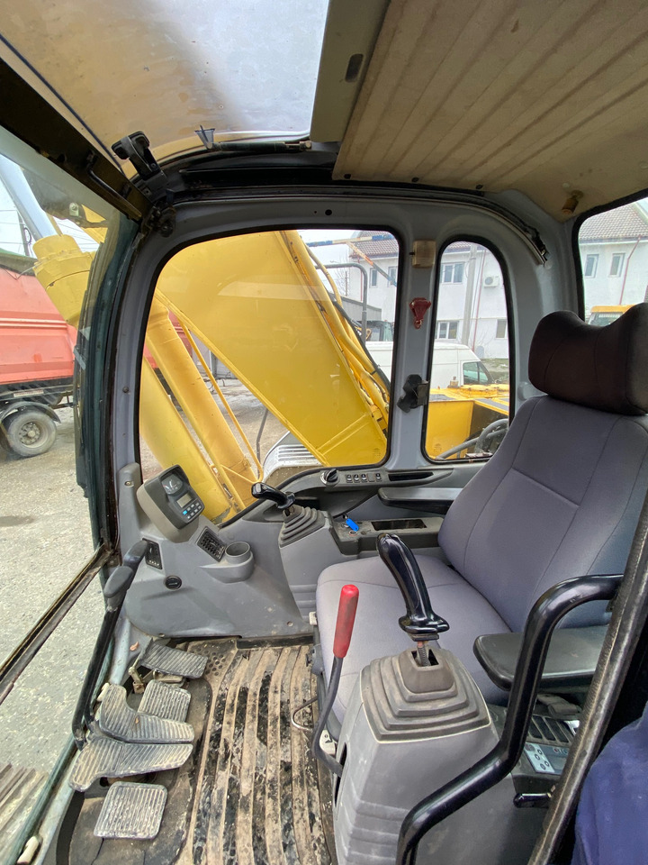 New Holland Kobelco E 215 22 T Klima - Pelle sur chenille: photos 2 New Holland Kobelco E 215 22 T Klima - Pelle sur chenille: photos 2