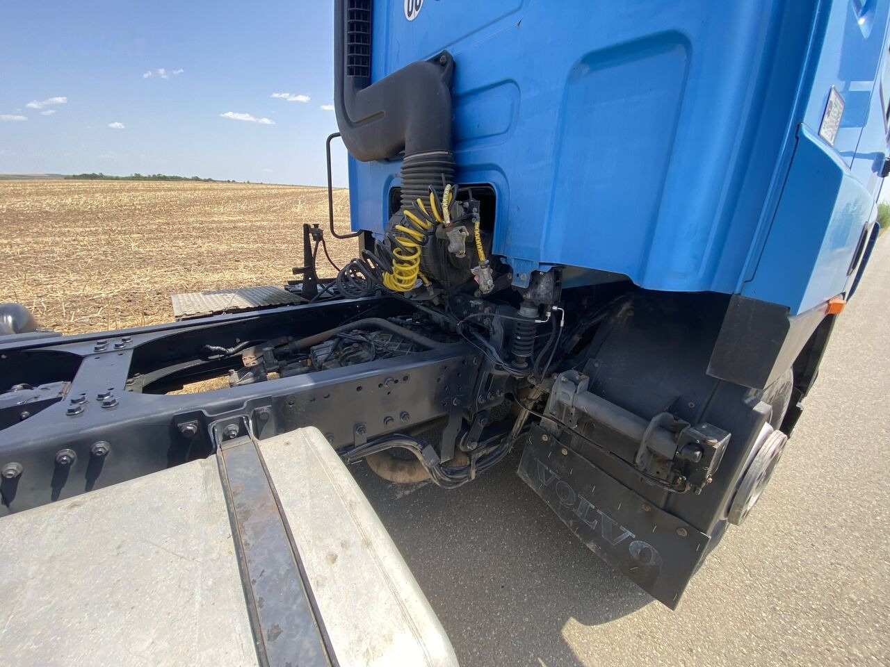 DAF CF 75 360 XF : EURO 3 RETARDER : 2001 : EXPORT Possible : Small - Tracteur routier: photos 4 DAF CF 75 360 XF : EURO 3 RETARDER : 2001 : EXPORT Possible : Small - Tracteur routier: photos 4