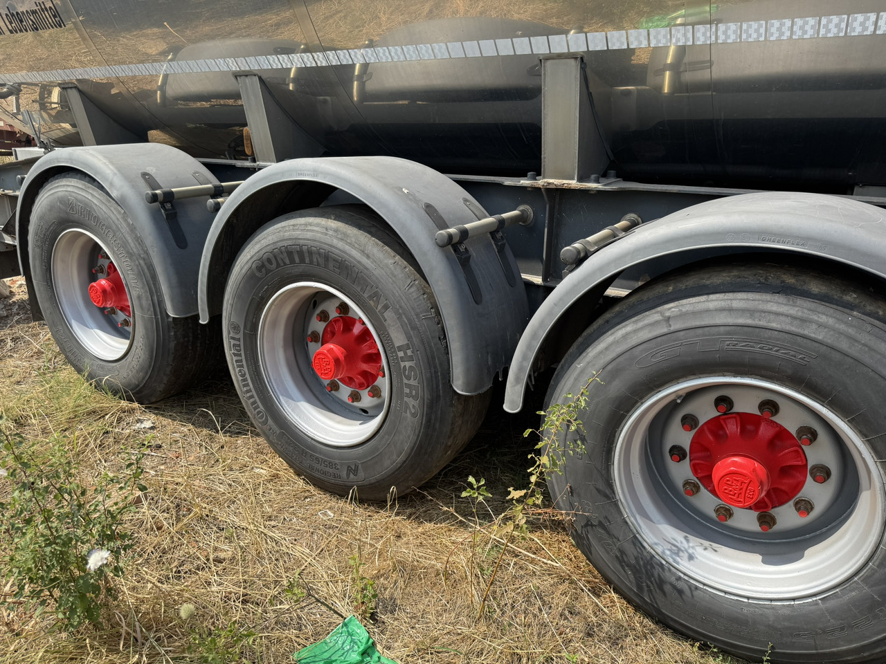 Transport lichide ALIMENTARE HLW STA 36 INOX ALIMENTAR AZOR AGRICULTURA - Semi-remorque citerne: photos 5 Transport lichide ALIMENTARE HLW STA 36 INOX ALIMENTAR AZOR AGRICULTURA - Semi-remorque citerne: photos 5