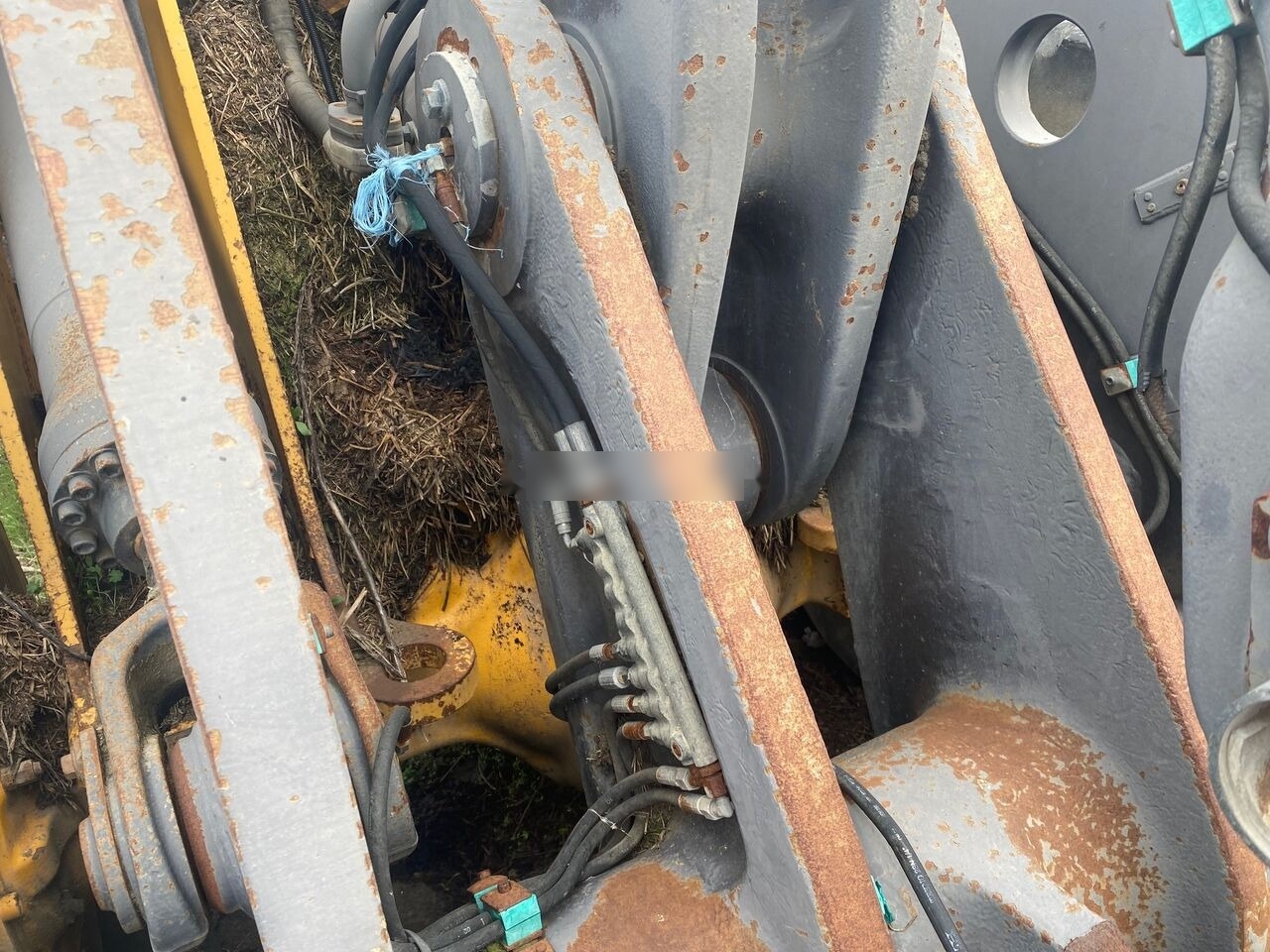 Volvo L110E PIESE DIN DEZMEMBRARI - Chargeuse sur pneus: photos 4 Volvo L110E PIESE DIN DEZMEMBRARI - Chargeuse sur pneus: photos 4