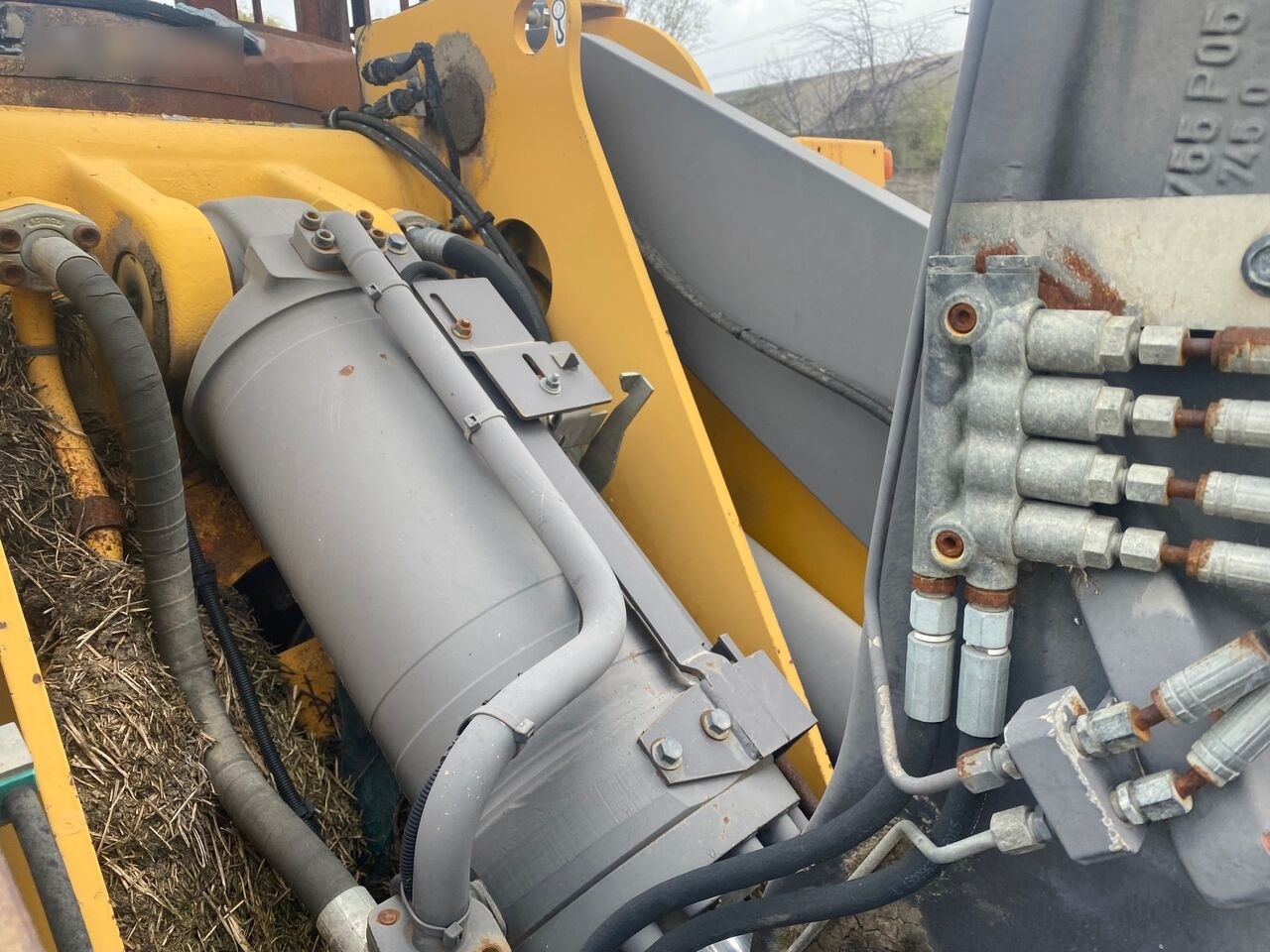 Volvo L110E PIESE DIN DEZMEMBRARI - Chargeuse sur pneus: photos 5 Volvo L110E PIESE DIN DEZMEMBRARI - Chargeuse sur pneus: photos 5