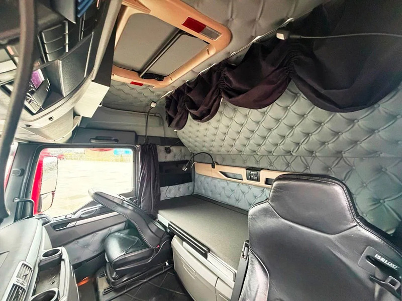 Crédit-bail MAN TGX 26.510 2stk . Special interior. pusher 6x2/2. MAN TGX 26.510 2stk . Special interior. pusher 6x2/2.: photos 12 Crédit-bail MAN TGX 26.510 2stk . Special interior. pusher 6x2/2. MAN TGX 26.510 2stk . Special interior. pusher 6x2/2.: photos 12