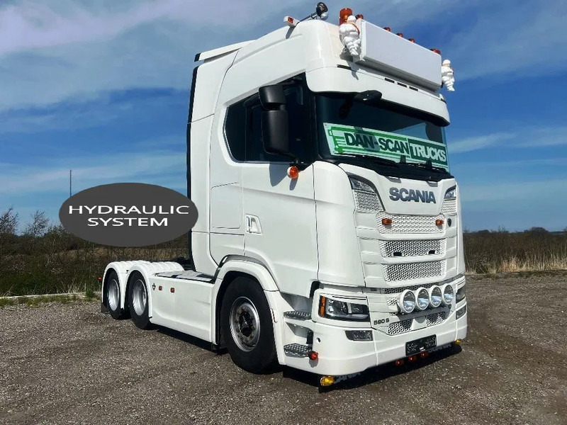 Scania 590S V8 NGS Like new . Air / Air suspension. hydr. system. - Tracteur routier: photos 2 Scania 590S V8 NGS Like new . Air / Air suspension. hydr. system. - Tracteur routier: photos 2