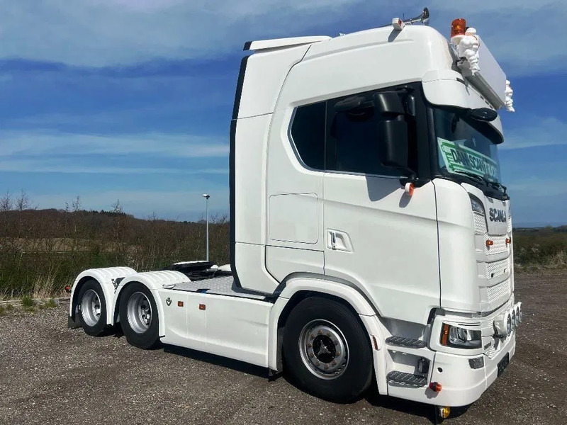 Scania 590S V8 NGS Like new . Air / Air suspension. hydr. system. - Tracteur routier: photos 3 Scania 590S V8 NGS Like new . Air / Air suspension. hydr. system. - Tracteur routier: photos 3