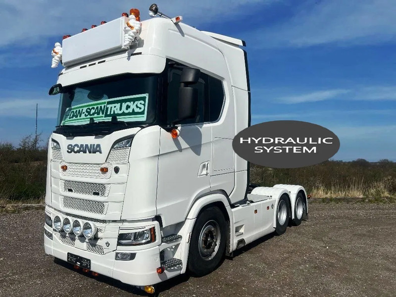Scania 590S V8 NGS Like new . Air / Air suspension. hydr. system. - Tracteur routier: photos 1 Scania 590S V8 NGS Like new . Air / Air suspension. hydr. system. - Tracteur routier: photos 1