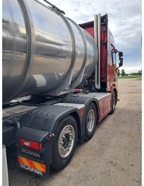 Scania R590 V8 NGS Rear steering 6x2*4. Air / Air suspension. Hydr. system - Tracteur routier: photos 5 Scania R590 V8 NGS Rear steering 6x2*4. Air / Air suspension. Hydr. system - Tracteur routier: photos 5