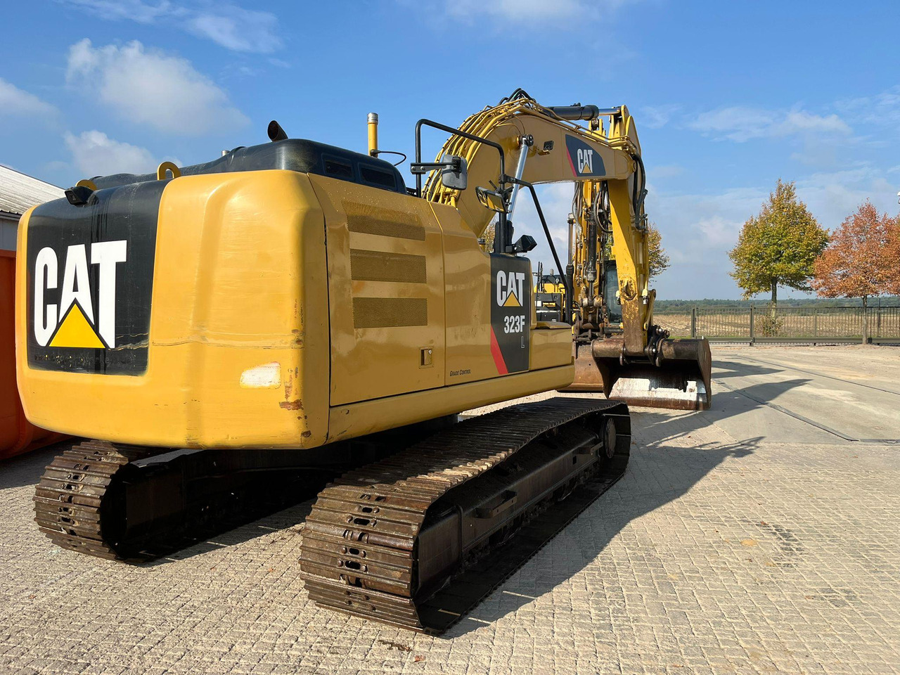 Caterpillar 323FL - Pelle sur chenille: photos 1 Caterpillar 323FL - Pelle sur chenille: photos 1