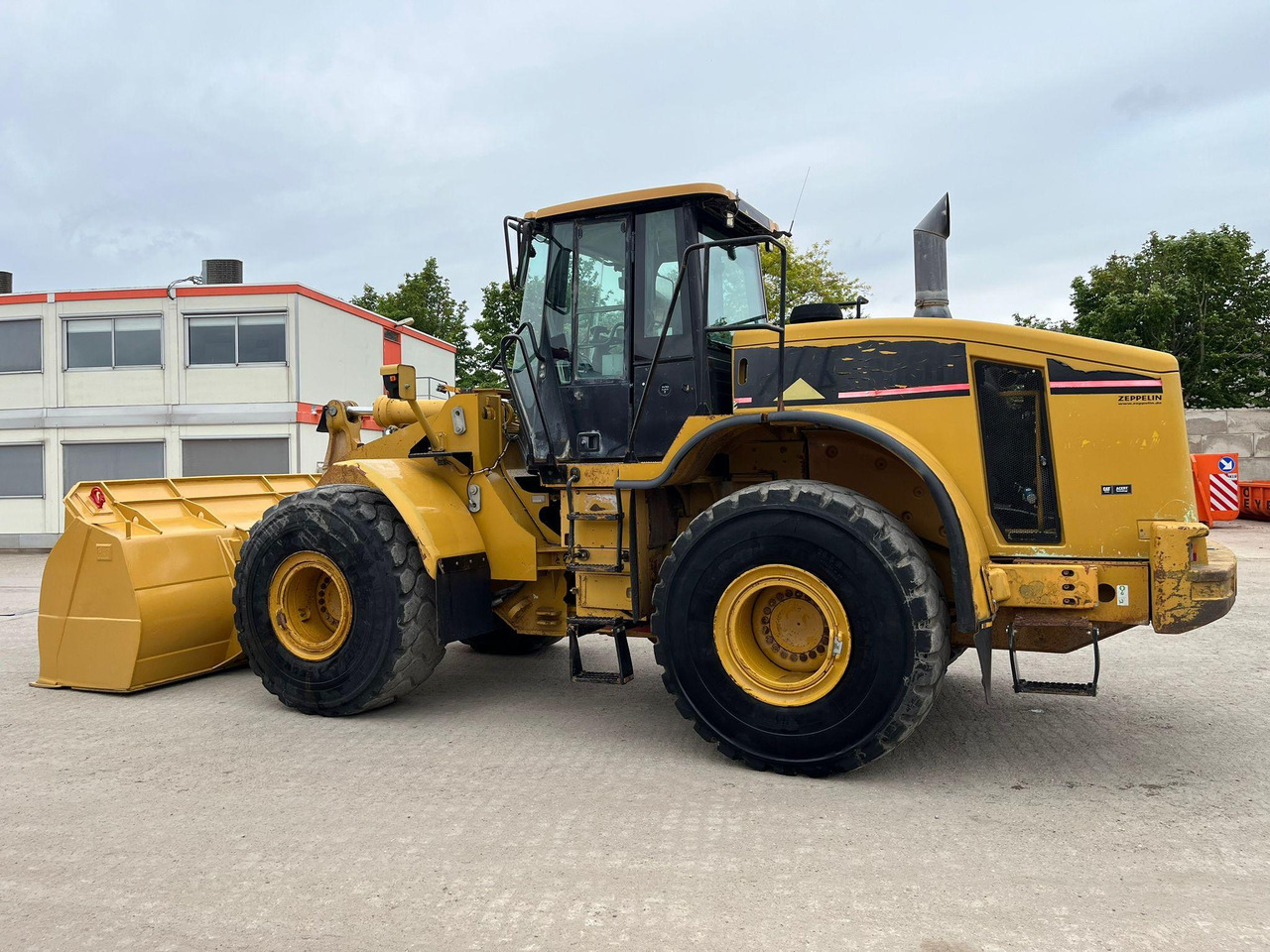 Caterpillar 966H - Chargeuse sur pneus: photos 1 Caterpillar 966H - Chargeuse sur pneus: photos 1