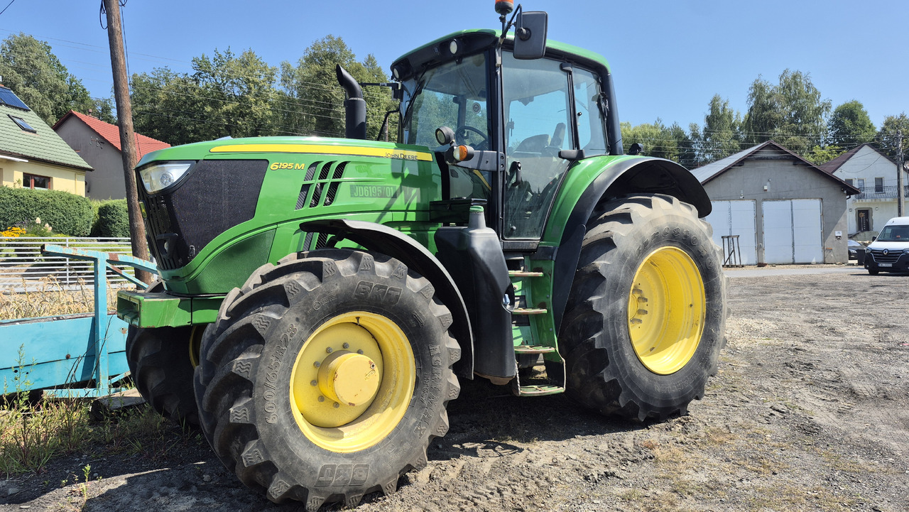 JOHN DEERE 6195M - Tracteur agricole: photos 2 JOHN DEERE 6195M - Tracteur agricole: photos 2