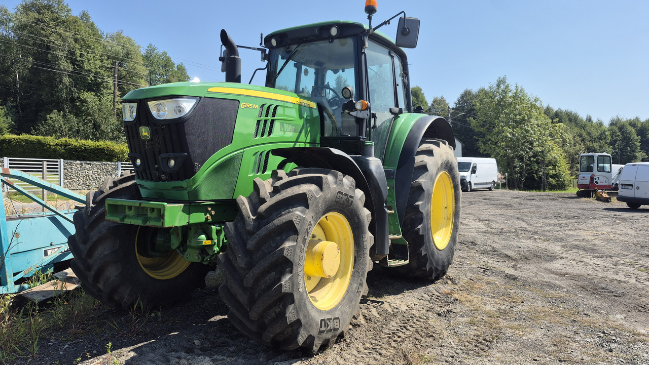 JOHN DEERE 6195M - Tracteur agricole: photos 1 JOHN DEERE 6195M - Tracteur agricole: photos 1