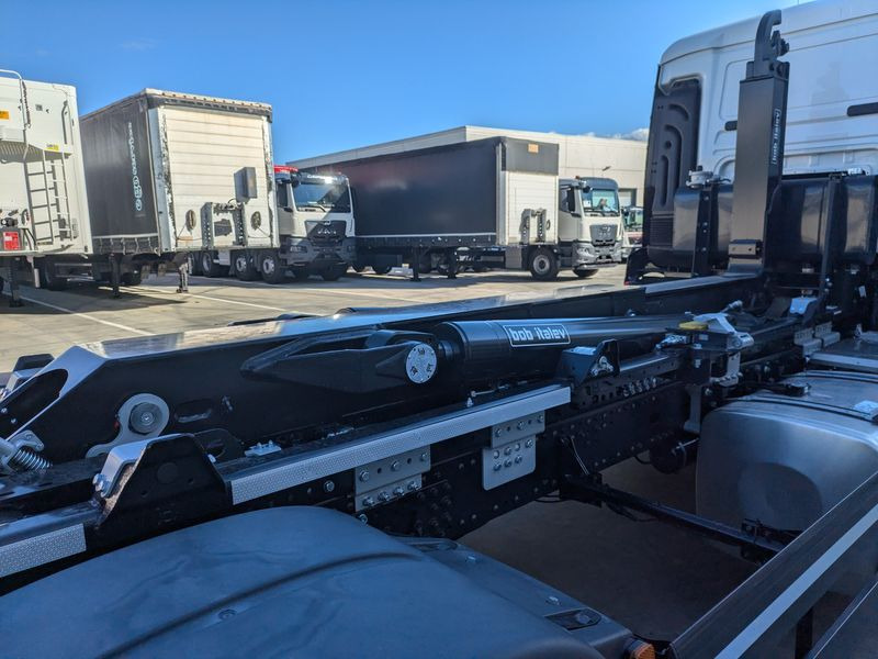 MOTRICE MAN 6x2 CON GANCIO SCARRABILE MAN TGS 26.480 6x2-4 BL CH - Camion ampliroll: photos 3 MOTRICE MAN 6x2 CON GANCIO SCARRABILE MAN TGS 26.480 6x2-4 BL CH - Camion ampliroll: photos 3