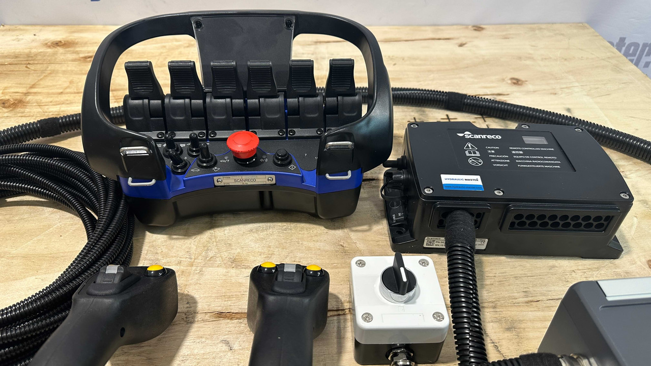 Matériel forestier Proportional Valve Walvoil DPX100 with Control Scanreco RC400 and JP Joysticks Danfoss for Parker, Nordhyraulic, Fassi, Hiab: photos 15