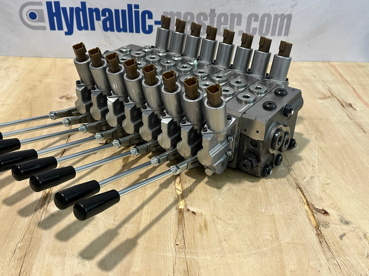 Valve Walvoil DPX100 MKG, Palfinger, Fassi, Hiab - Remorque forestière: photos 3 Valve Walvoil DPX100 MKG, Palfinger, Fassi, Hiab - Remorque forestière: photos 3