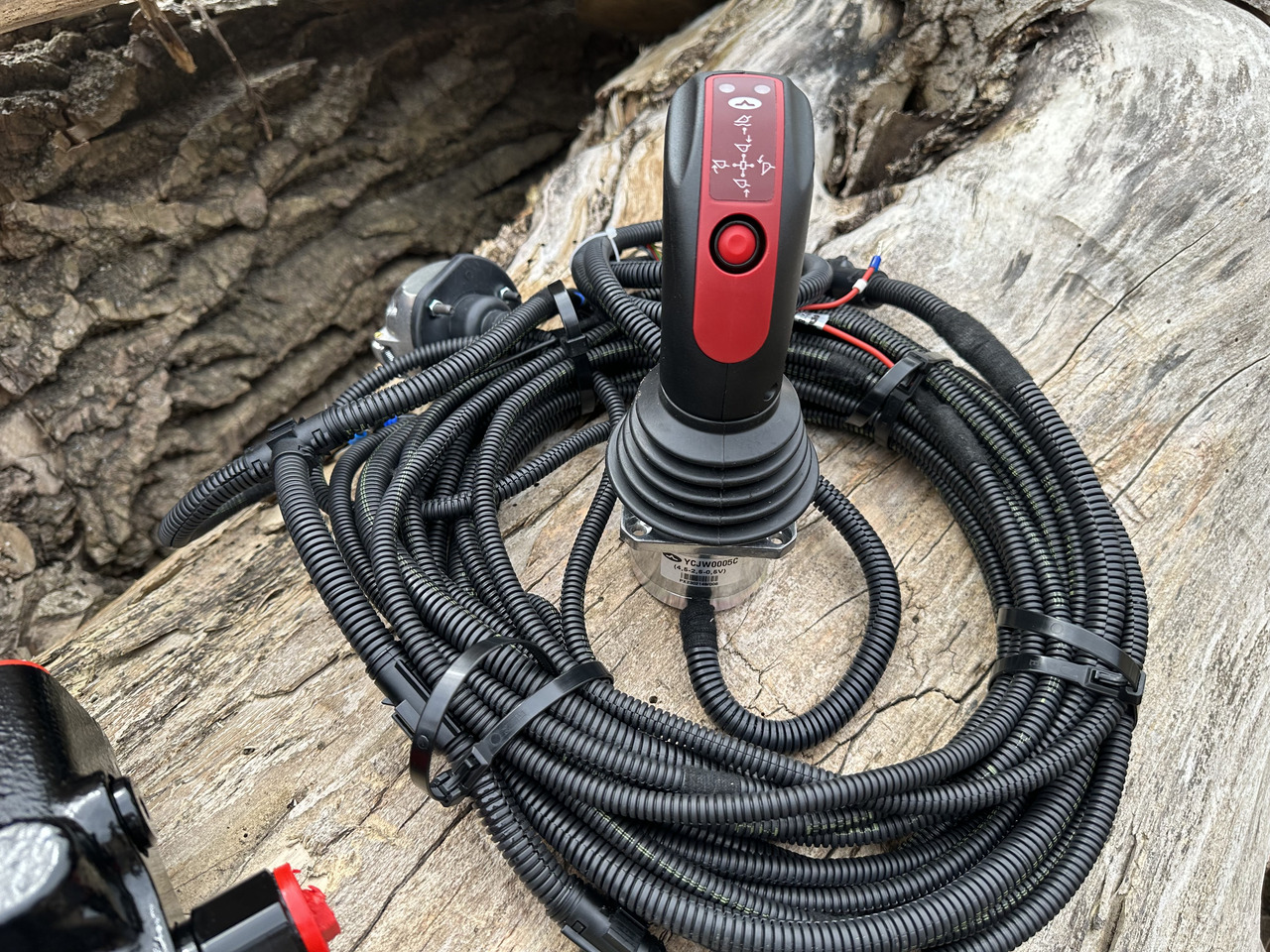 Walvoil SDM/DLM Allis-Chalmers, Case IH Magnum, Fiat, Ford - Chargeur frontal pour tracteur pour Chargeur frontal pour tracteur: photos 2 Walvoil SDM/DLM Allis-Chalmers, Case IH Magnum, Fiat, Ford - Chargeur frontal pour tracteur pour Chargeur frontal pour tracteur: photos 2