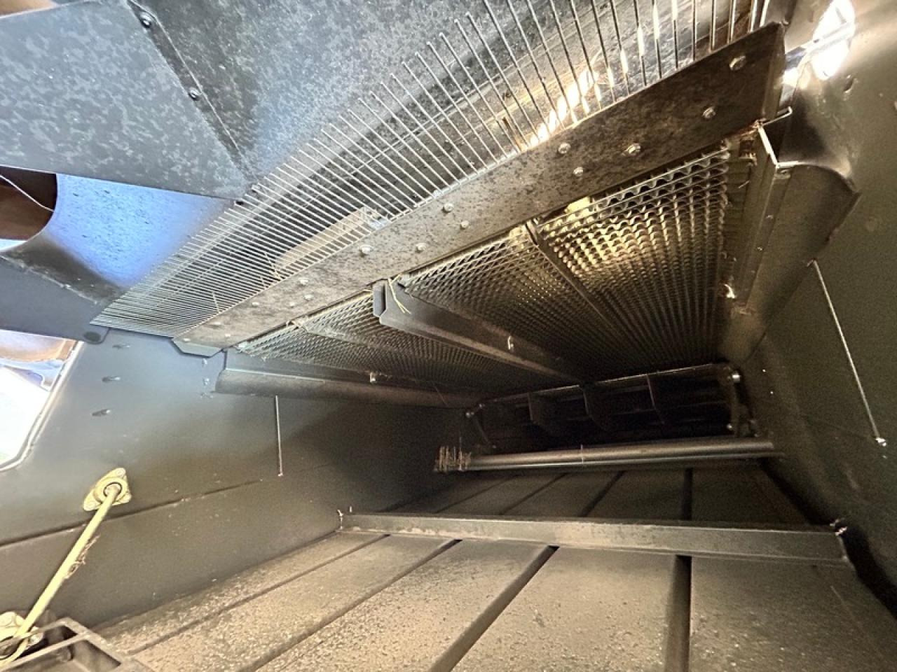 CLAAS TRION 750 TT APS HYBRID - Moissonneuse-batteuse: photos 5 CLAAS TRION 750 TT APS HYBRID - Moissonneuse-batteuse: photos 5