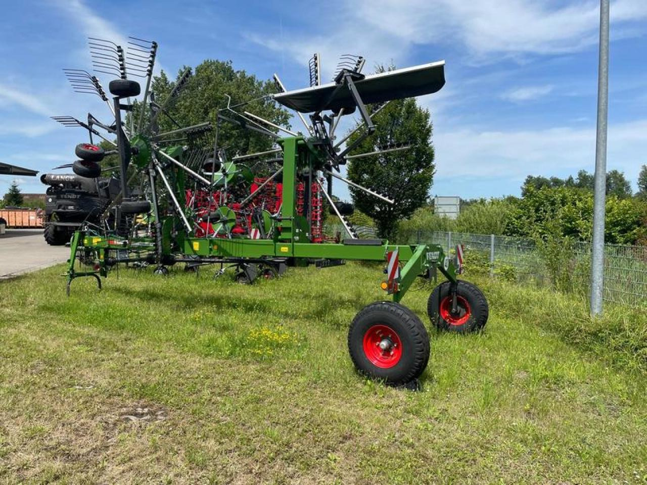 Fendt FORMER 1603 - Faneuse: photos 2 Fendt FORMER 1603 - Faneuse: photos 2