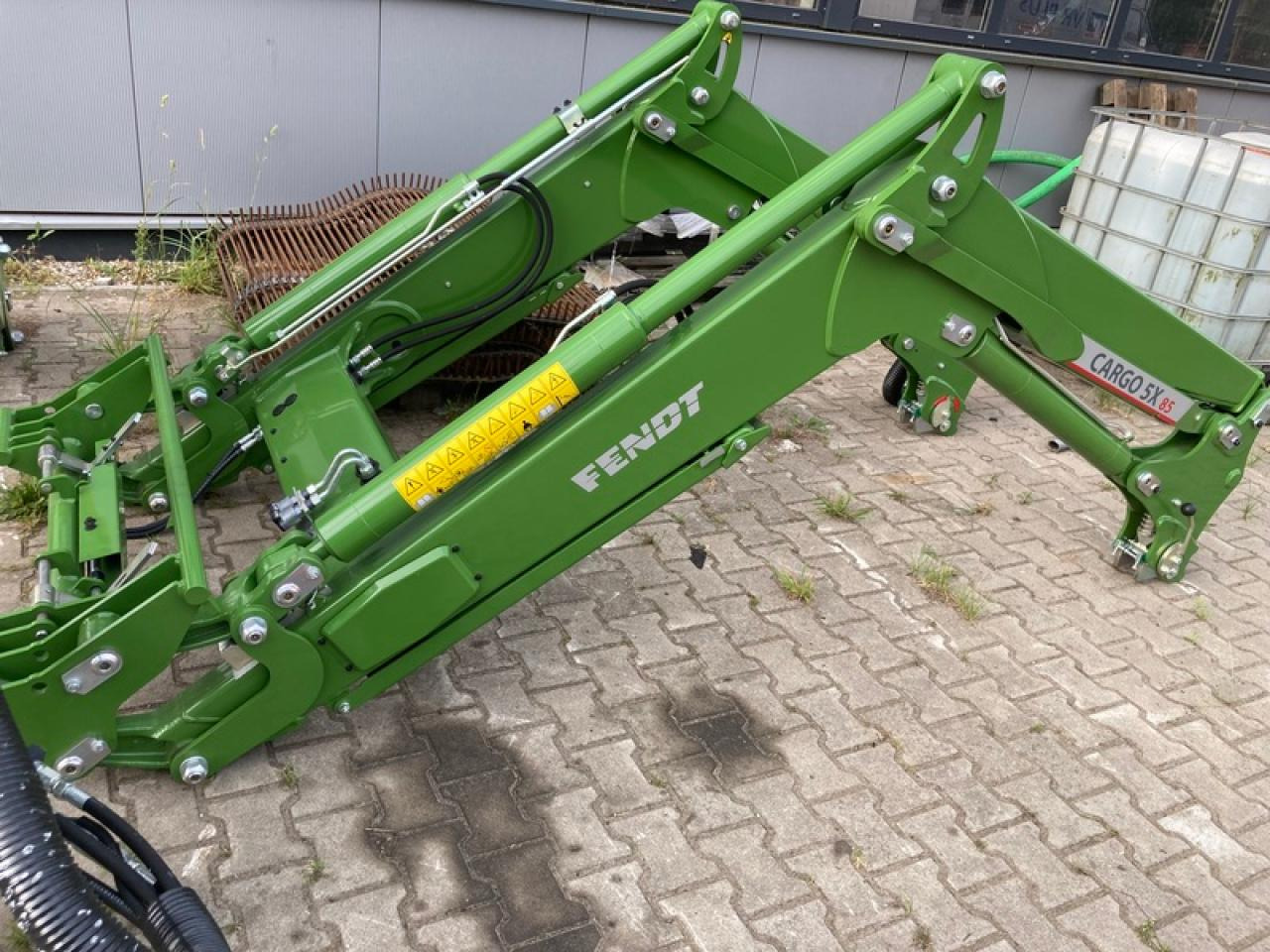 Fendt FRONTLADER CARGO 5X85 AKTION - Chargeur frontal pour tracteur: photos 1 Fendt FRONTLADER CARGO 5X85 AKTION - Chargeur frontal pour tracteur: photos 1