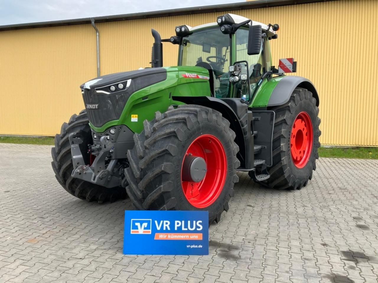 Fendt VARIO 1050 - Tracteur agricole: photos 1 Fendt VARIO 1050 - Tracteur agricole: photos 1
