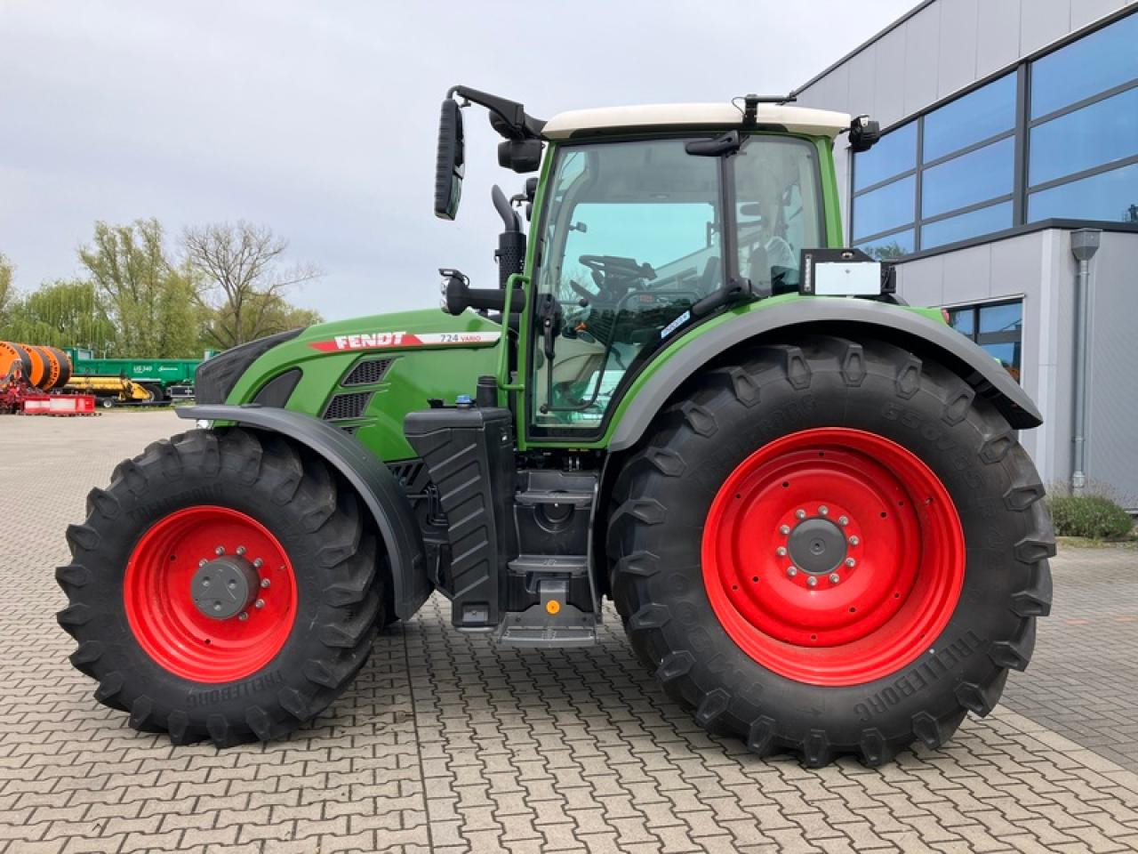 Fendt VARIO 724 GEN 6 PROFI PLUS SET 2 - Tracteur agricole: photos 2 Fendt VARIO 724 GEN 6 PROFI PLUS SET 2 - Tracteur agricole: photos 2