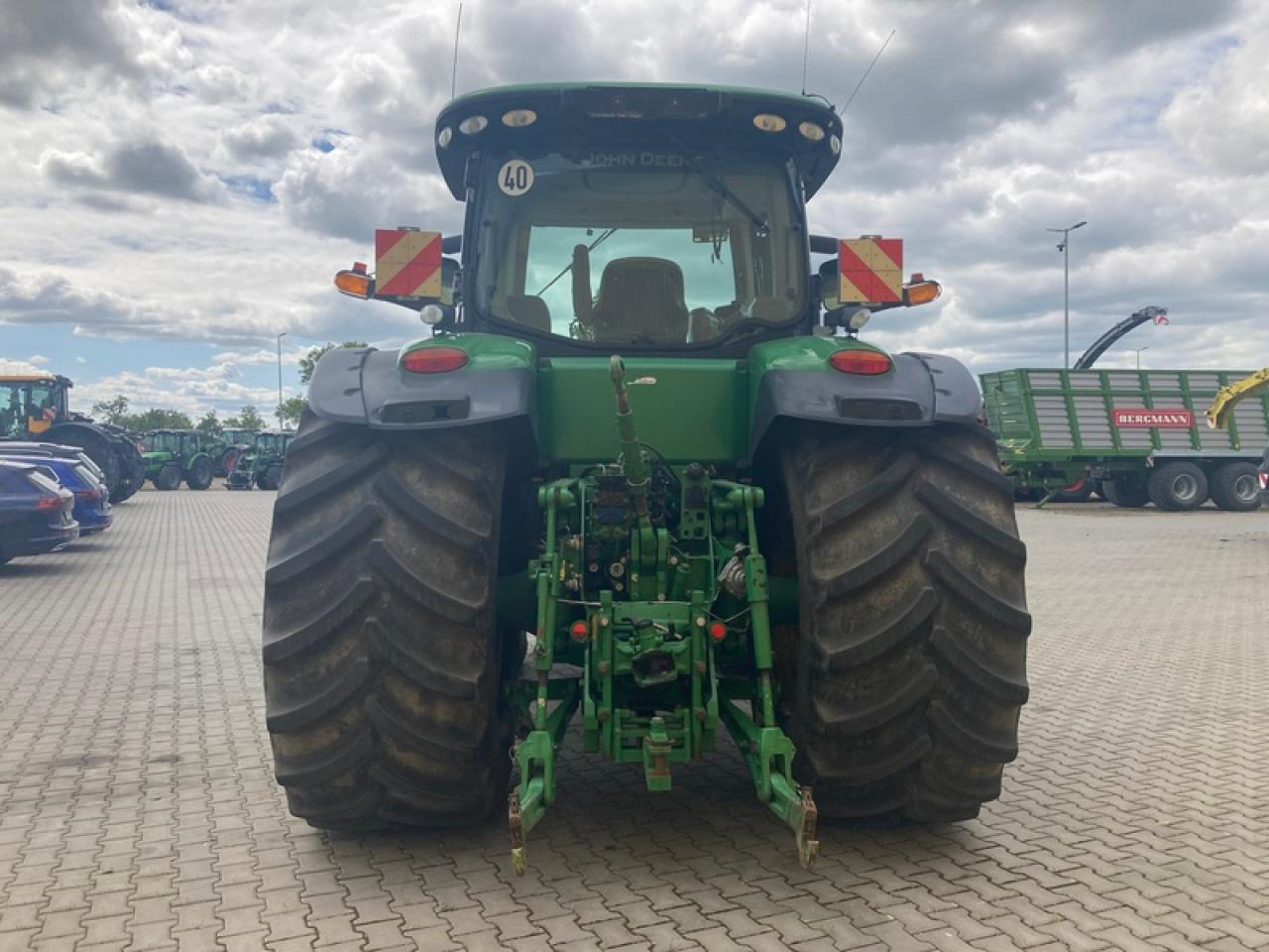 John Deere 8320 R AUTOPOWER - Tracteur agricole: photos 3 John Deere 8320 R AUTOPOWER - Tracteur agricole: photos 3