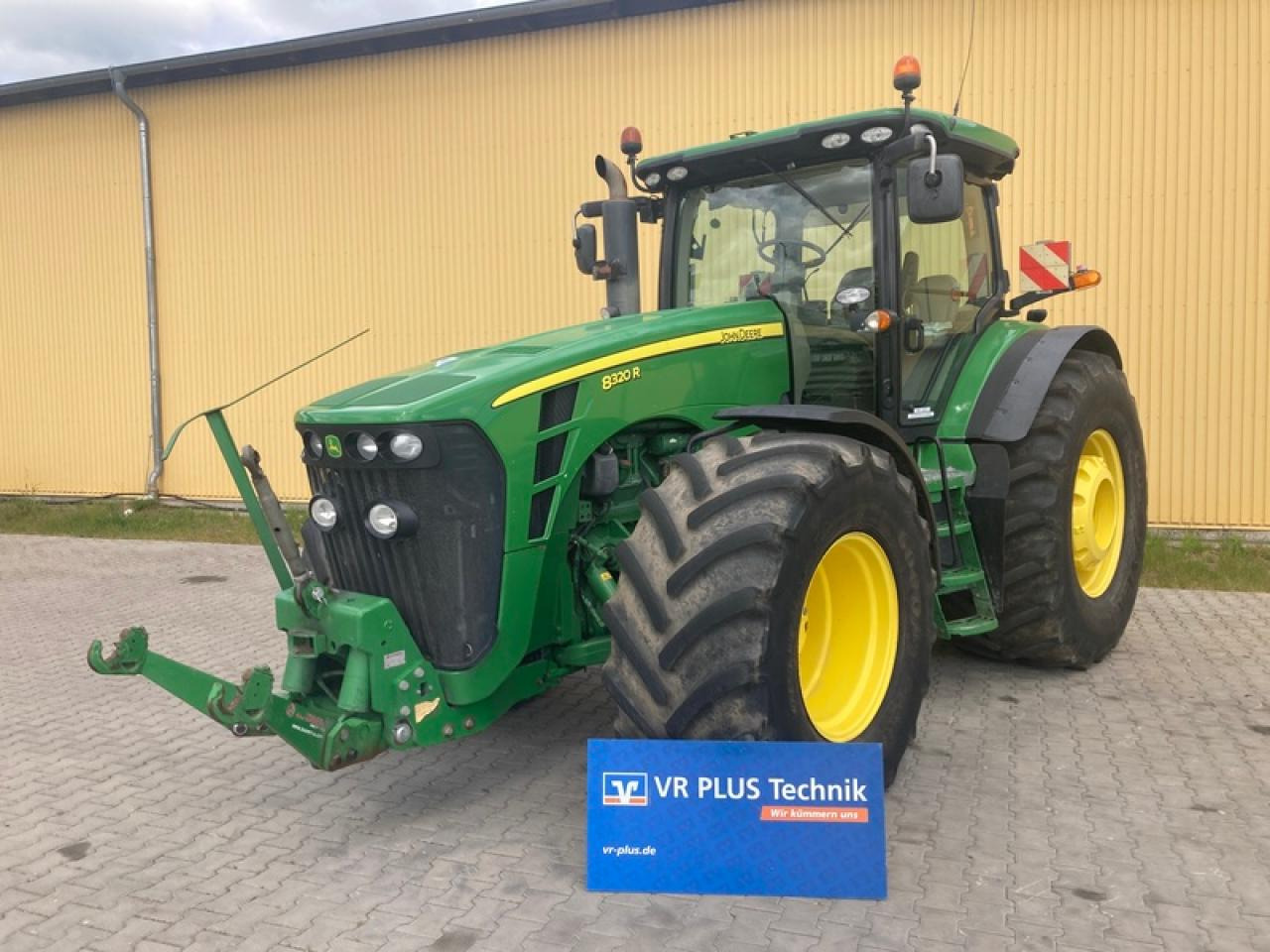 John Deere 8320 R AUTOPOWER - Tracteur agricole: photos 1 John Deere 8320 R AUTOPOWER - Tracteur agricole: photos 1