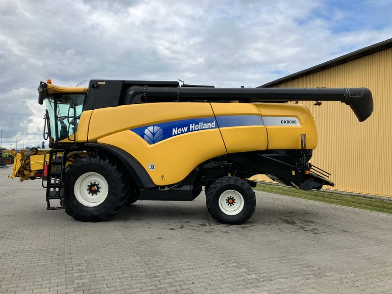 New Holland CX 8080 - Moissonneuse-batteuse: photos 2 New Holland CX 8080 - Moissonneuse-batteuse: photos 2