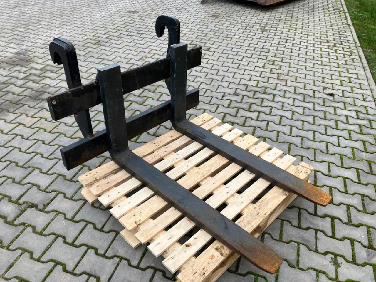 PALETTENGABEL NEW HOLLAND AKTION - Fourches: photos 2 PALETTENGABEL NEW HOLLAND AKTION - Fourches: photos 2