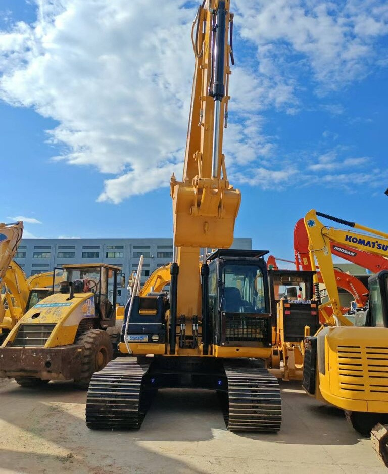 Caterpillar 320D - Pelle sur chenille: photos 3 Caterpillar 320D - Pelle sur chenille: photos 3