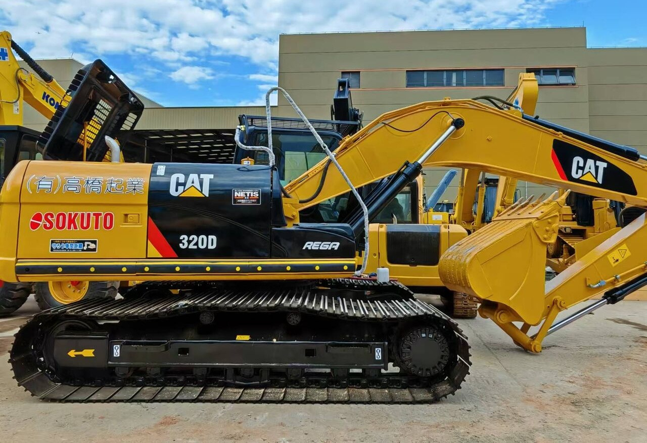 Caterpillar 320D - Pelle sur chenille: photos 1 Caterpillar 320D - Pelle sur chenille: photos 1