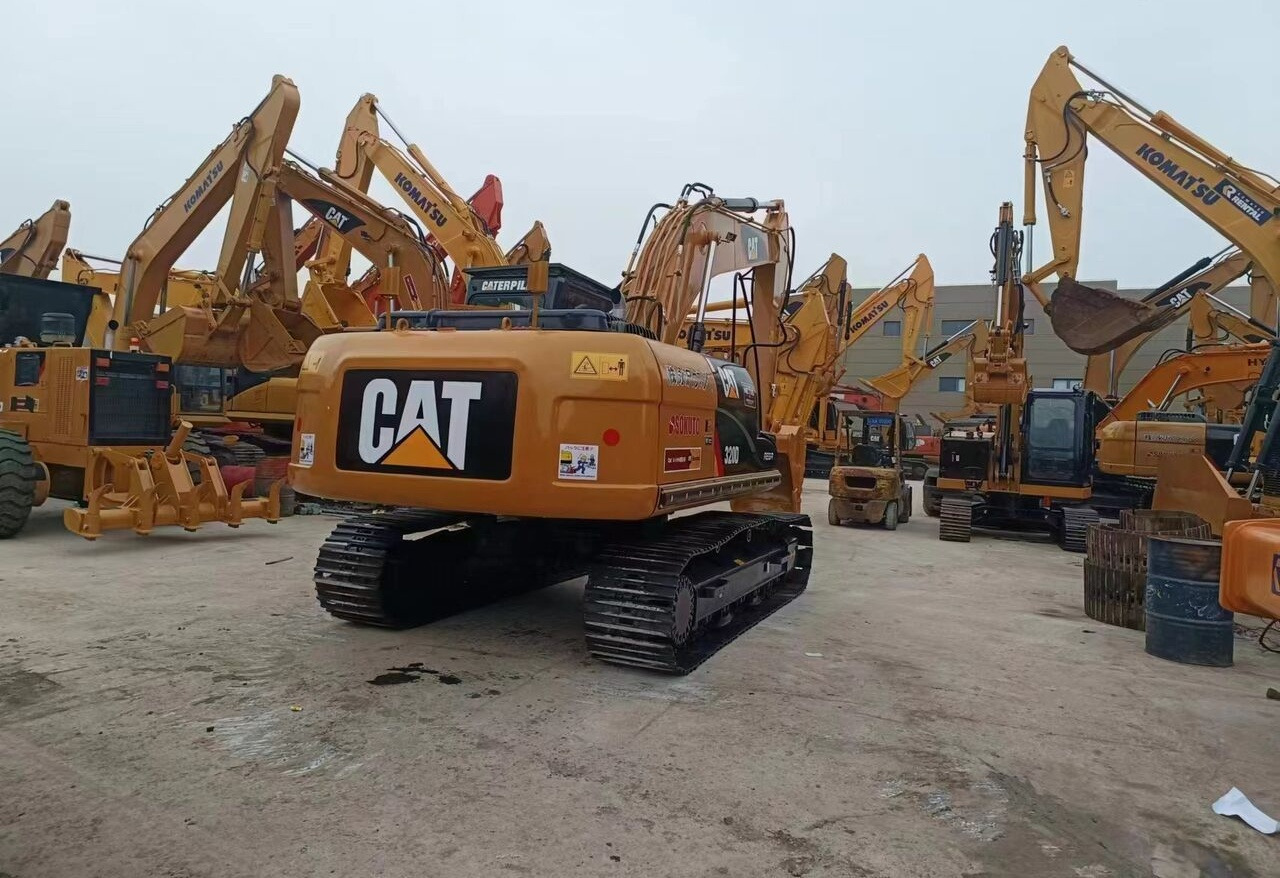 Caterpillar 320D - Pelle sur pneus: photos 4 Caterpillar 320D - Pelle sur pneus: photos 4