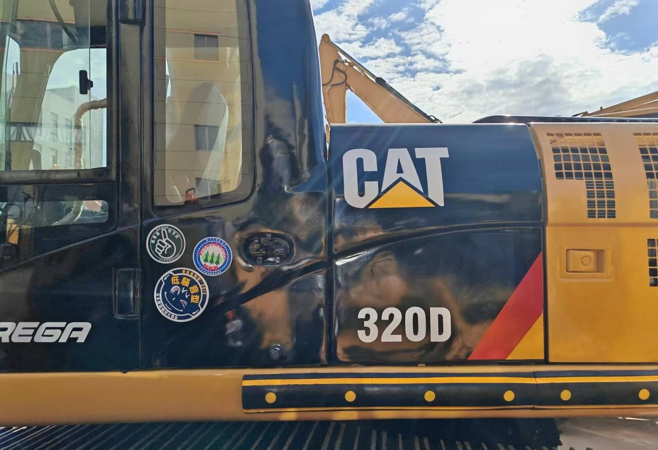 Caterpillar 320D - Pelle sur chenille: photos 4 Caterpillar 320D - Pelle sur chenille: photos 4