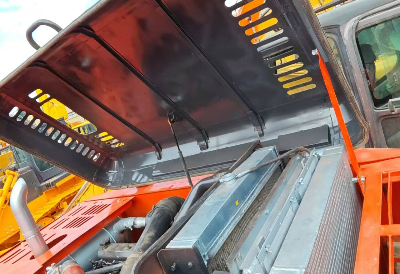 Doosan DX225LC - Pelle sur chenille: photos 5 Doosan DX225LC - Pelle sur chenille: photos 5